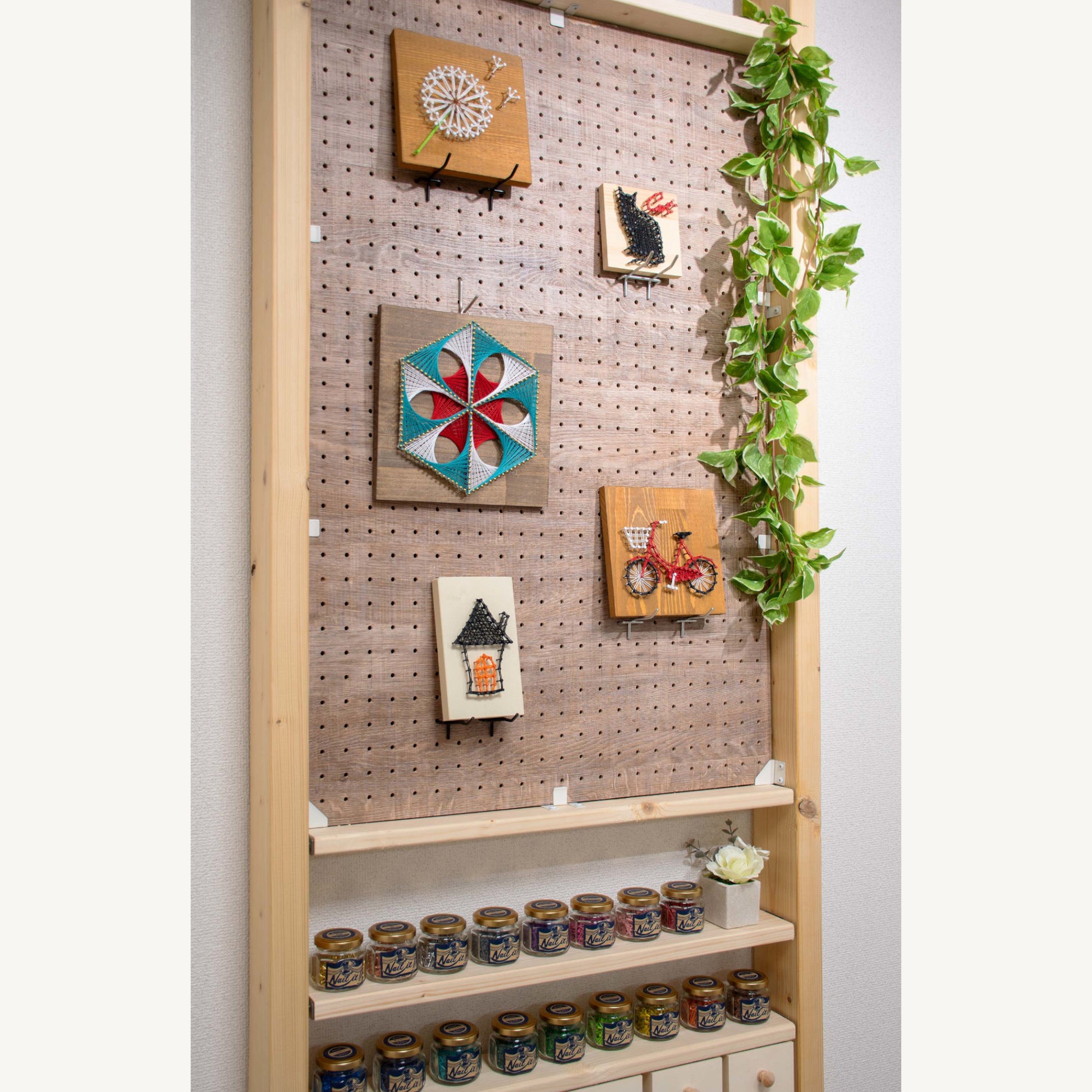 有孔ボード ボードブラケット|【ディアウォール公式ショップ】賃貸マンションでも安心。壁に穴をあけずにオリジナルの壁面収納をDIY