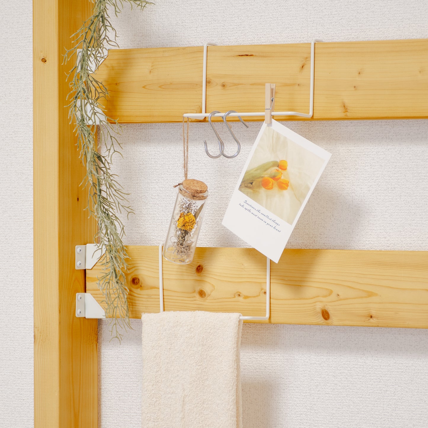 1×4 ボードブラケット|【ディアウォール公式ショップ】賃貸マンションでも安心。壁に穴をあけずにオリジナルの壁面収納をDIY