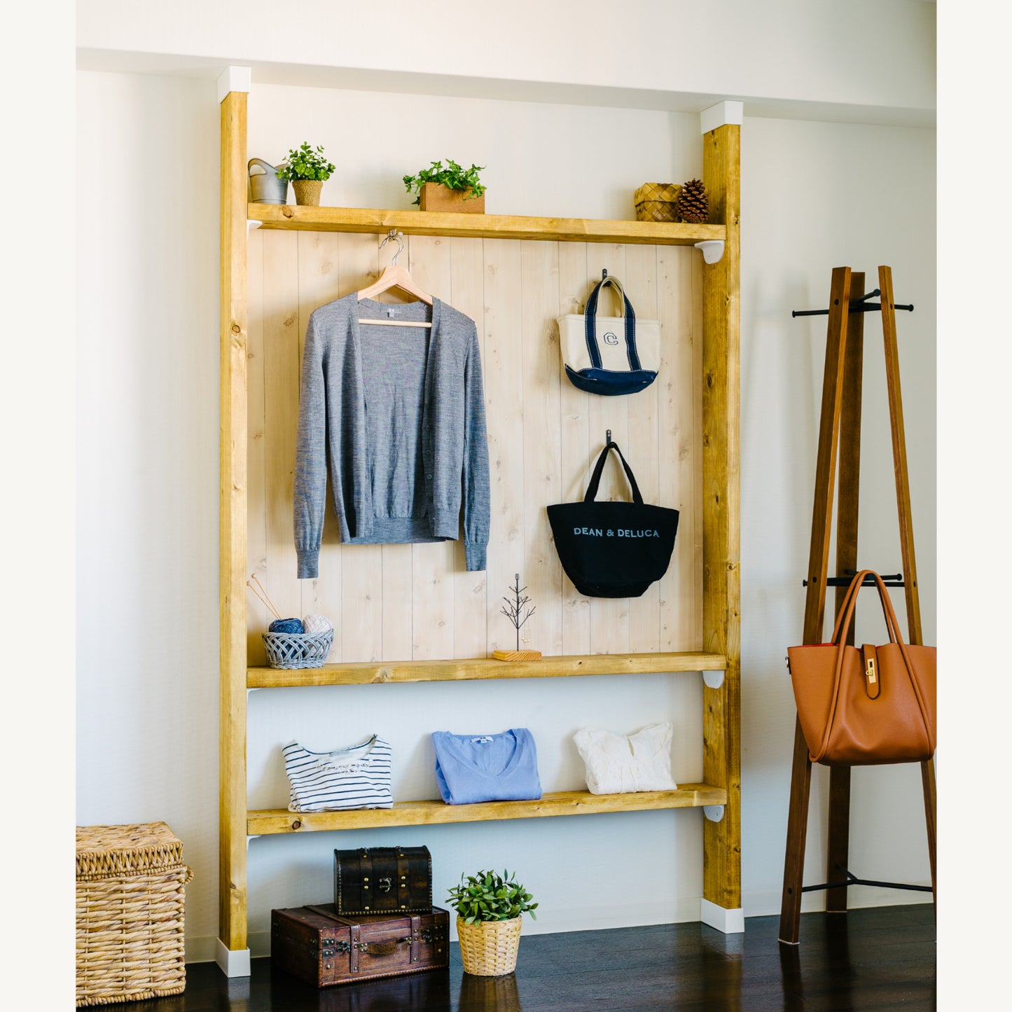 1×6・2×6材用 棚受け|【ディアウォール公式ショップ】賃貸マンションでも安心。壁に穴をあけずにオリジナルの壁面収納をDIY