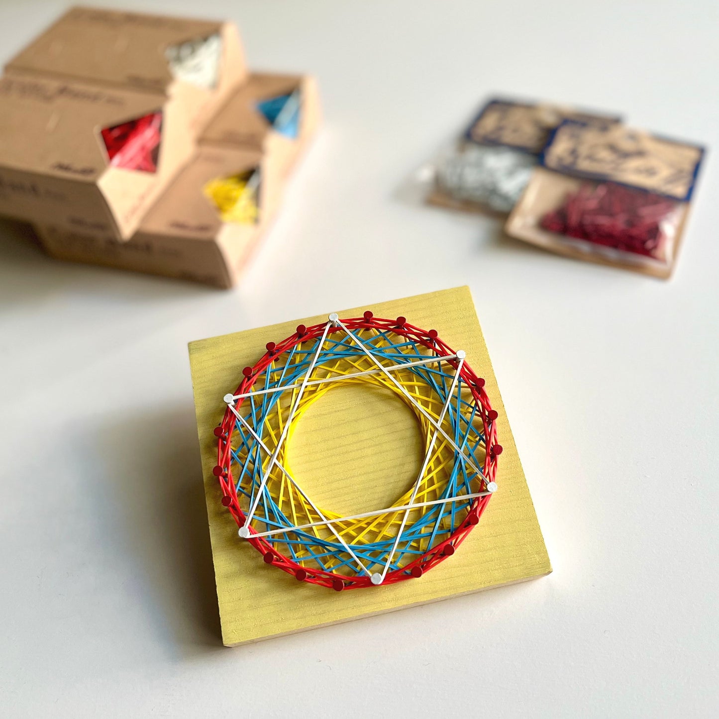 【ネイルイット公式ショップ】おうちで工作!釘と糸で作るストリングアート オーバンド カラーバンド プチ 30g