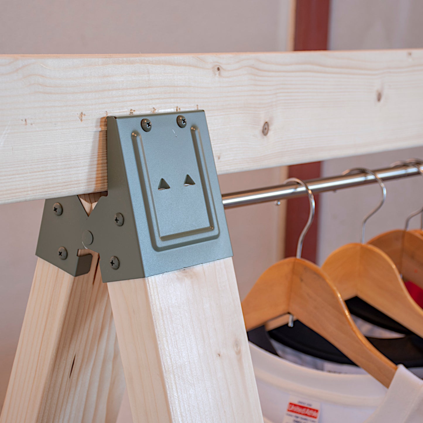 トライジョイントブラケット(2個入)|【トライジョイントブラケット公式】簡単オシャレDIY。作業台、シェルフやハンガーラックなどアイデア次第。